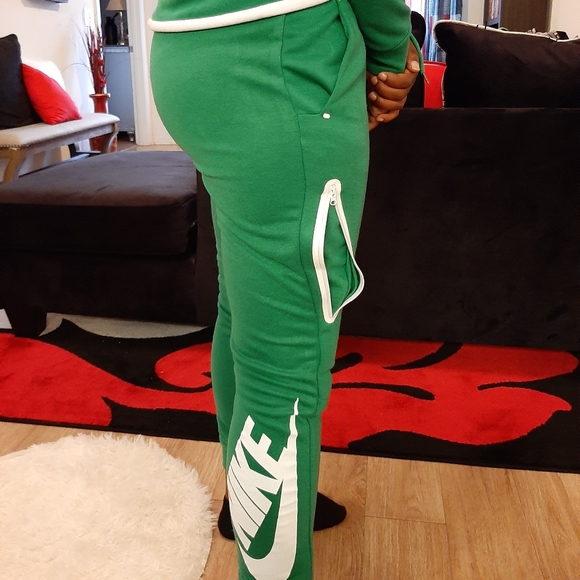 Sweatsuits - Picture 4 of 6